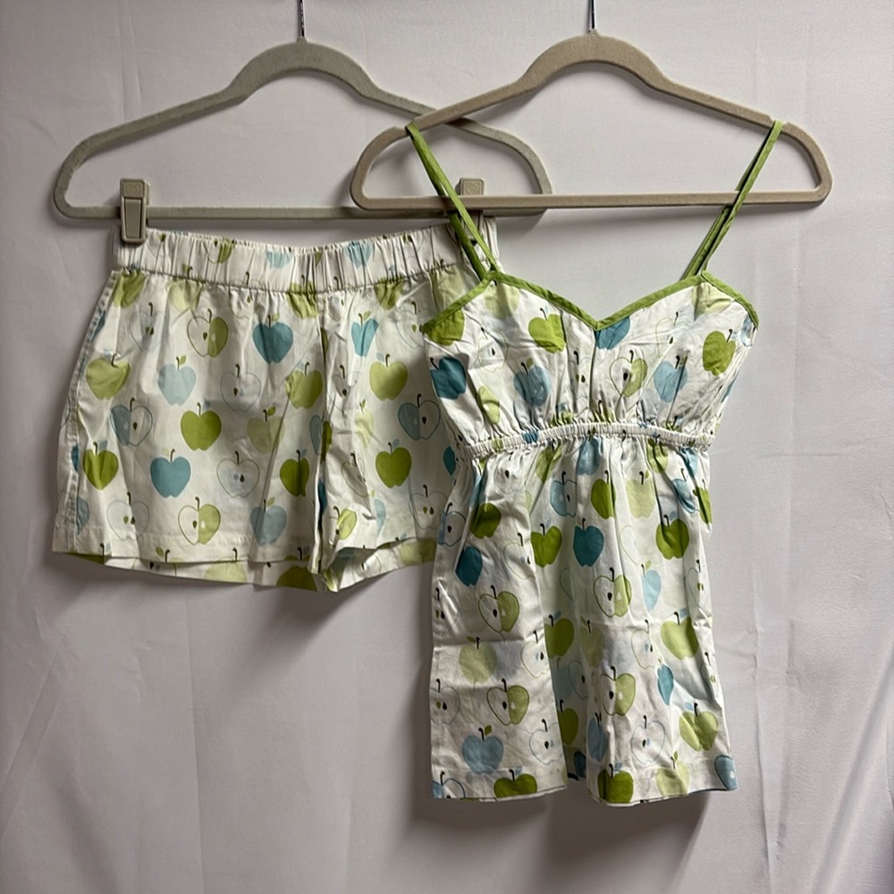 Three J NYC Tank and Shorts Pajama Set Apple Print Green/White Size XS NEW!